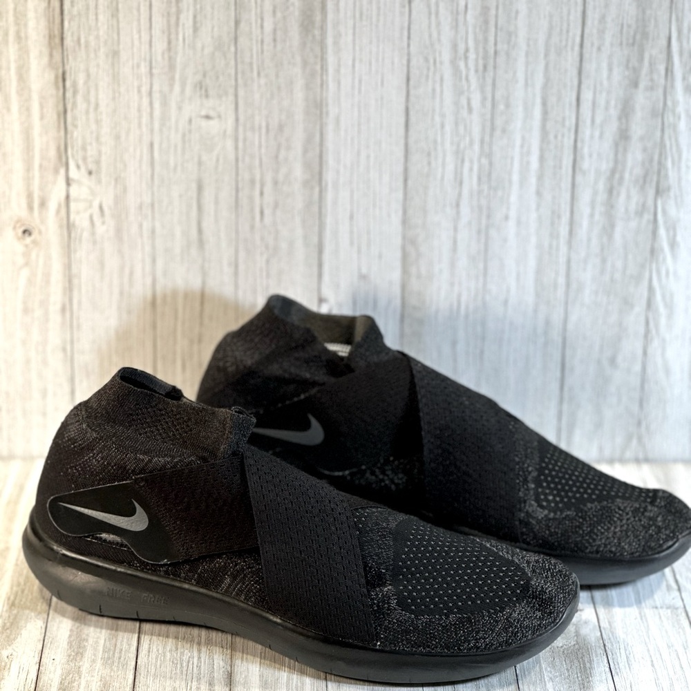 Nike Free Run Motion Flyknit Sneakers Black Mens Size 12 880845-003